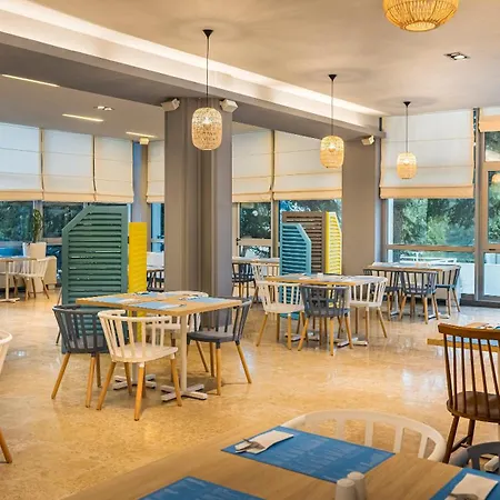 Valamar Crystal Hotel 4*