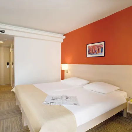 Sunny By Valamar, Ex Crystal מלון 4*
