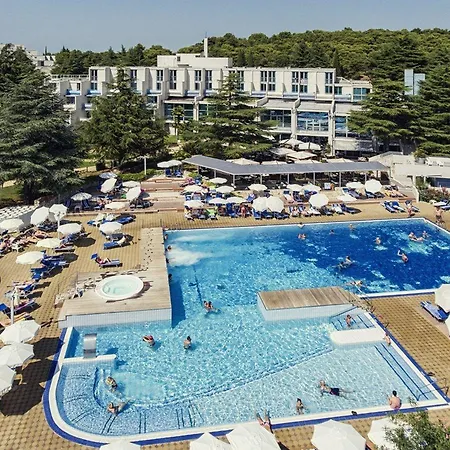 Valamar Crystal فندق بوريتش