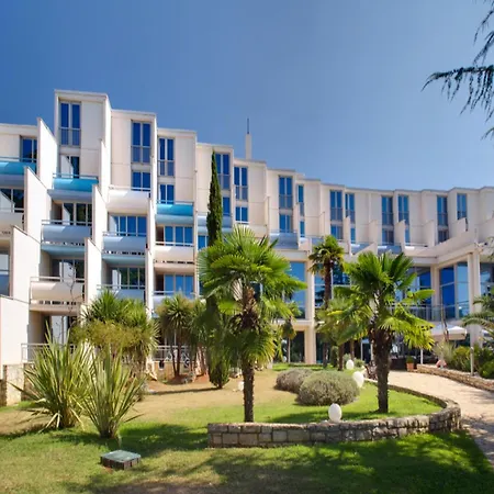 Valamar Crystal 4* بوريتش