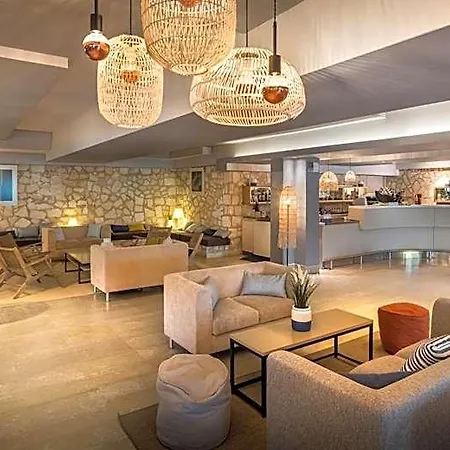 Valamar Crystal Hotel 4*