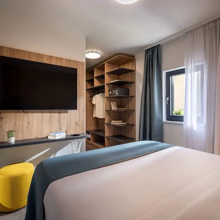 Valamar Crystal