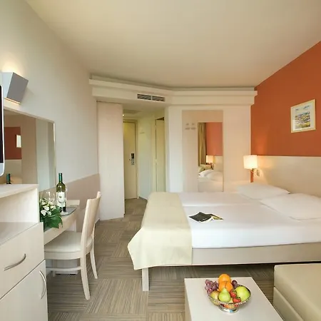 Valamar Crystal بوريتش