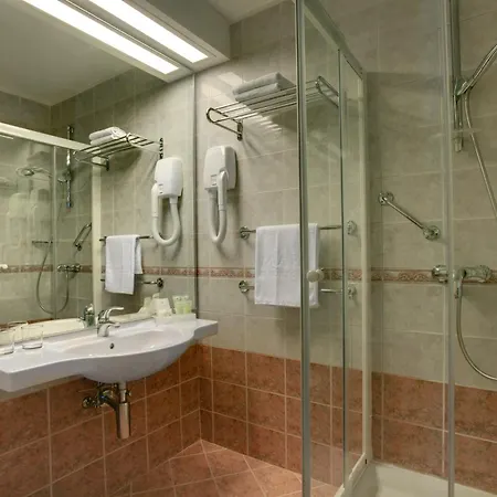 فندق Valamar Crystal بوريتش