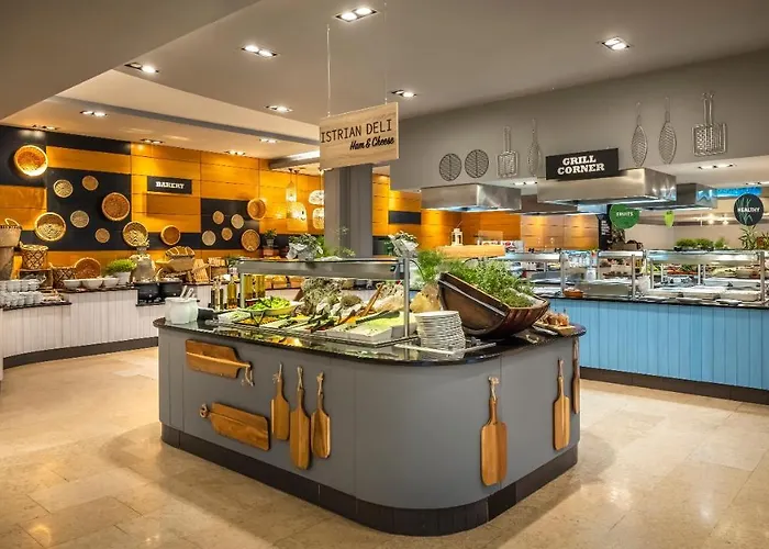 Hotel Valamar Crystal 4*