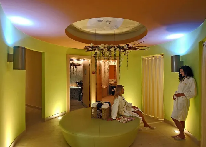 Hotel Valamar Crystal 4*