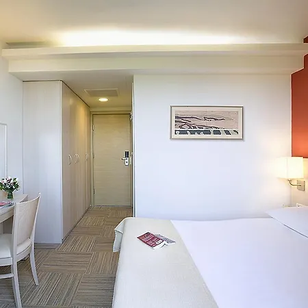 Готель Valamar Crystal Пореч