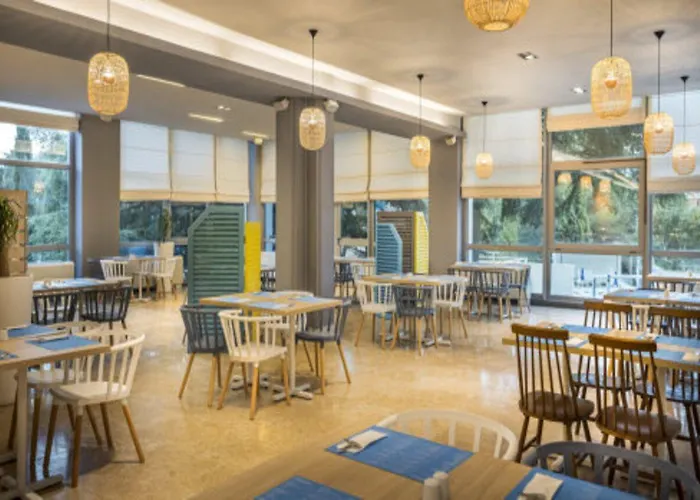 Valamar Crystal 4* Πόρετς